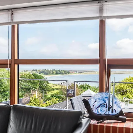Beautiful In With House Sea View