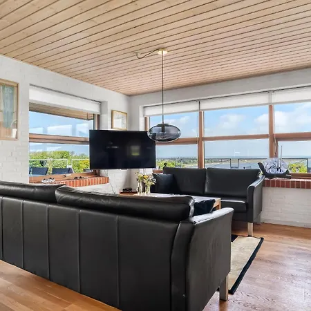 Casa de Férias Beautiful In With House Sea View
